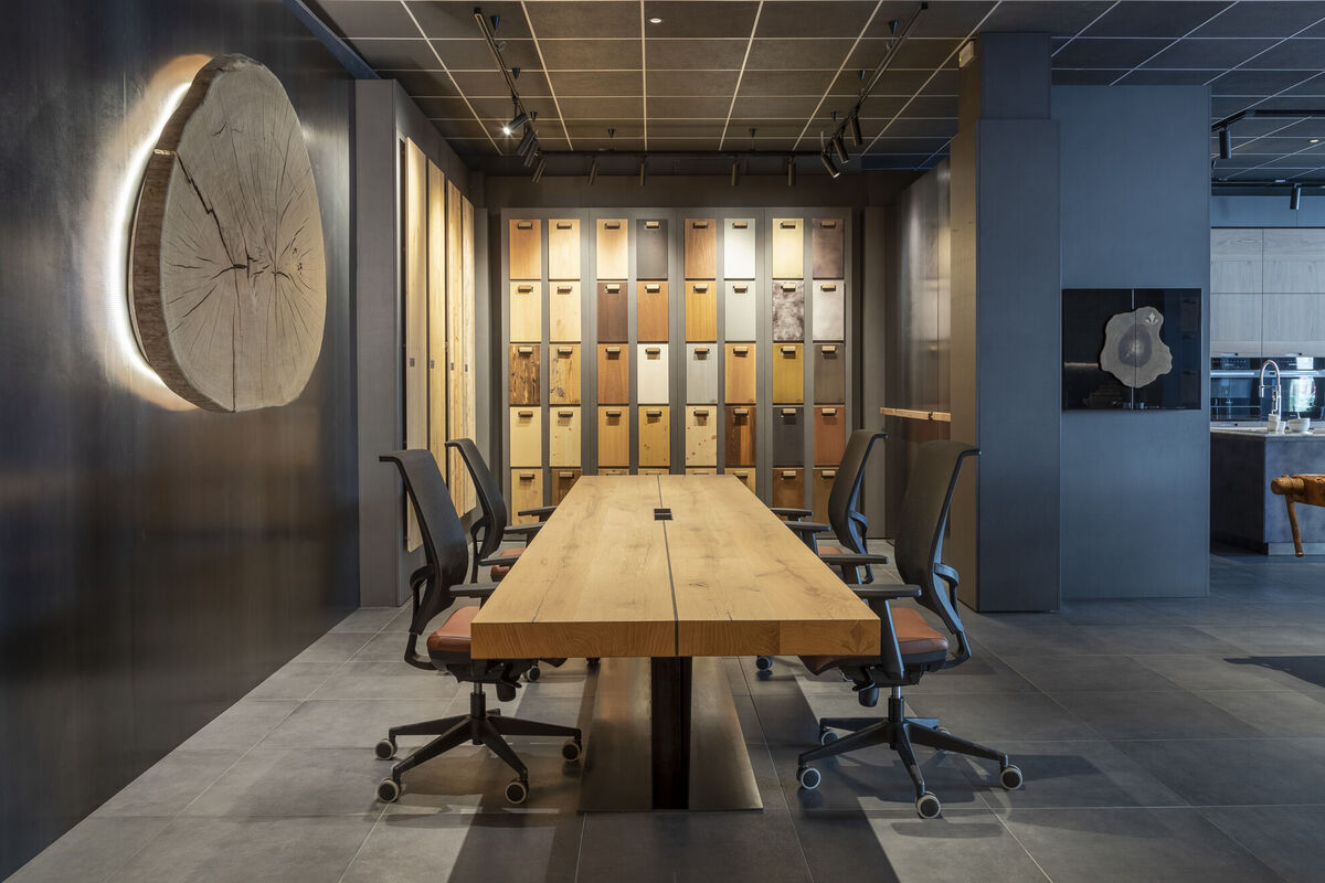 Gallery showroom